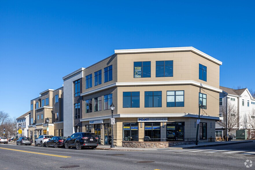 560 Moody St, Waltham, MA à vendre - Photo principale – Image 1 sur 5