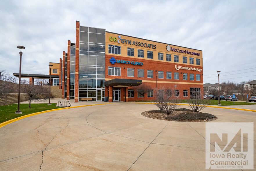 2769 Heartland Dr, Coralville, IA à louer - Photo principale – Image 1 sur 12