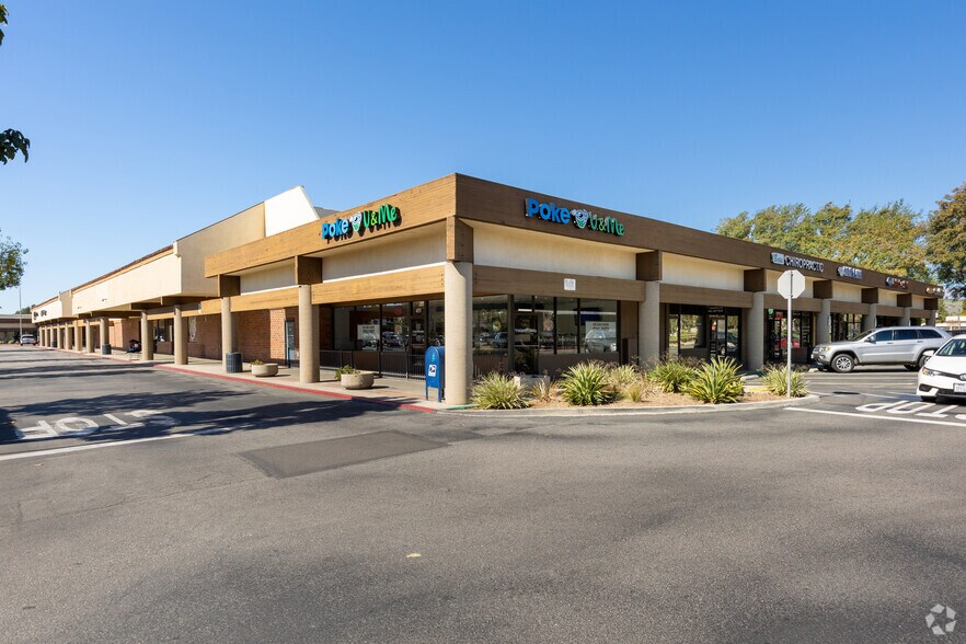 453 Carmen Dr, Camarillo, CA à louer - Photo principale – Image 1 sur 30