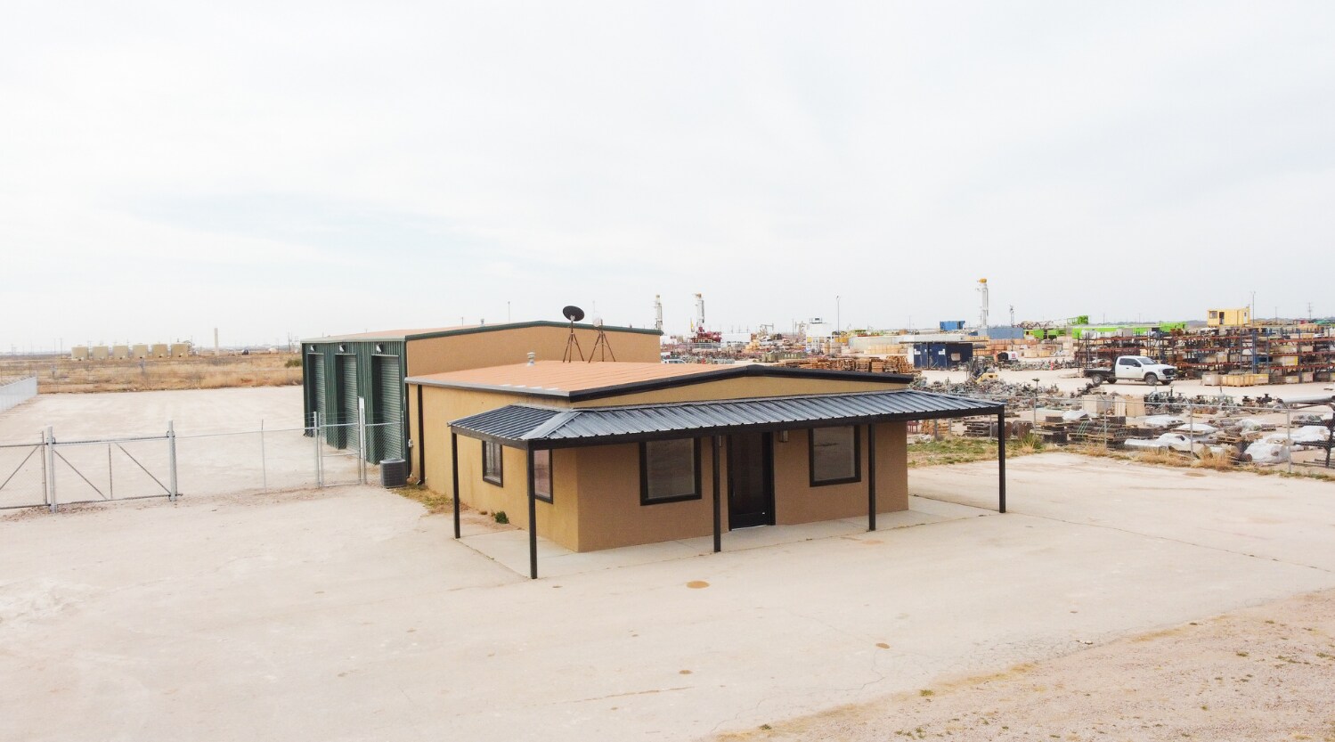 12301 W County Road 100, Midland, TX à louer Photo principale– Image 1 sur 58