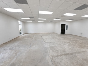 2950 Thousand Oaks Dr, San Antonio, TX à louer Photo intérieure– Image 2 sur 2