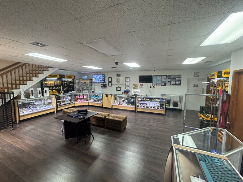 3551-3557 NW 79th Ave, Miami, FL à louer - Photo de l’immeuble – Image 3 sur 12