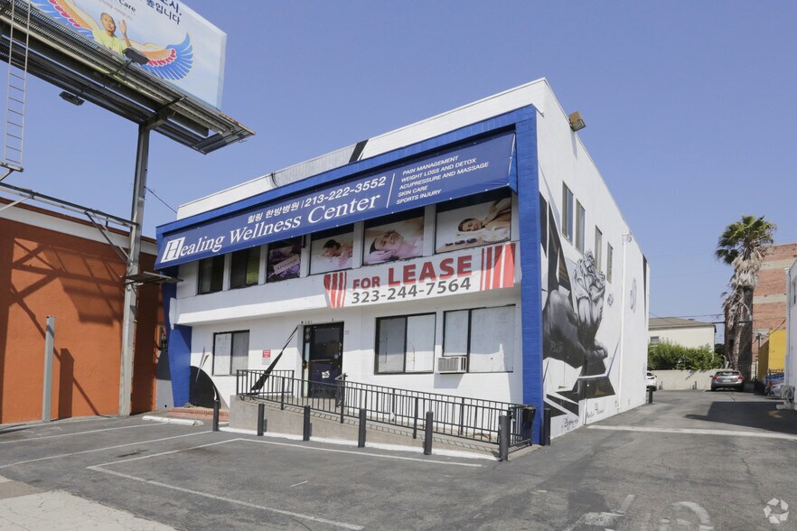 132 N Western Ave, Los Angeles, CA à louer - Photo de l’immeuble – Image 1 sur 3