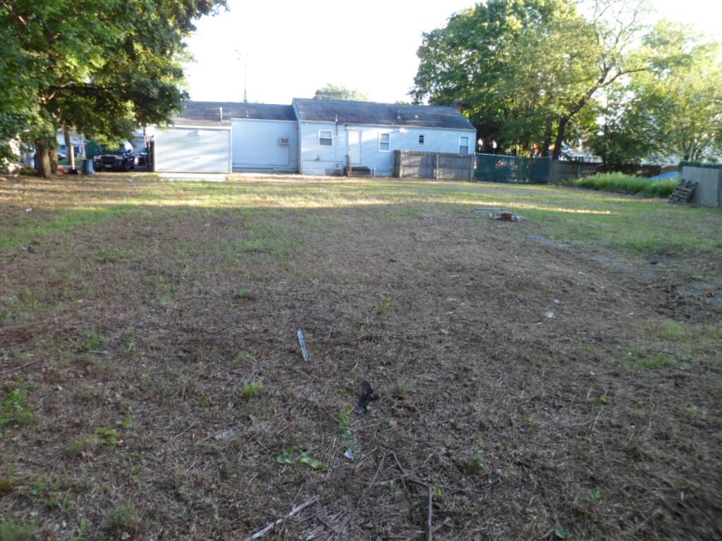 127 W Suffolk Ave, Central Islip, NY à vendre Photo de l’immeuble– Image 1 sur 3