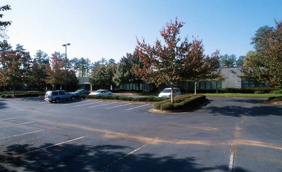 3100 Northwoods Pl, Peachtree Corners, GA à louer - Photo de l’immeuble – Image 3 sur 4