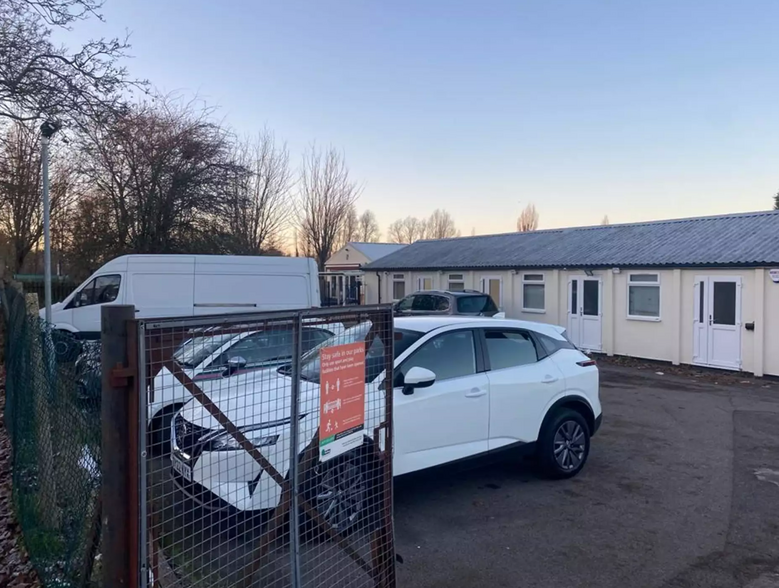 38A Spikes Bridge Rd, Southall à vendre - Photo principale – Image 1 sur 2
