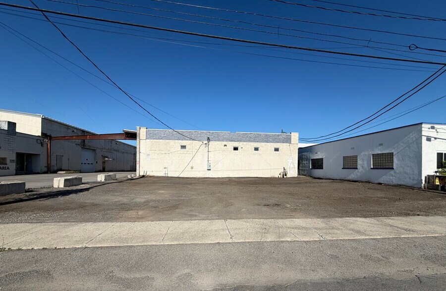 1279 Mt Read Blvd, Rochester, NY à louer - Photo de l’immeuble – Image 1 sur 6