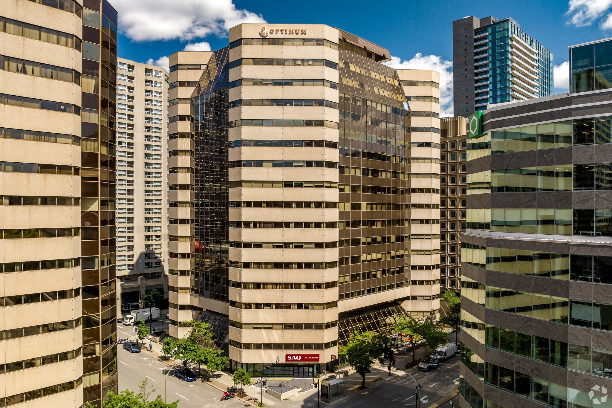 425 Boul De Maisonneuve O, Montréal, QC à louer Photo de l’immeuble– Image 1 sur 7