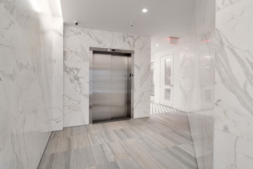 215 E 58th St, New York, NY à louer - Photo intérieure – Image 3 sur 10