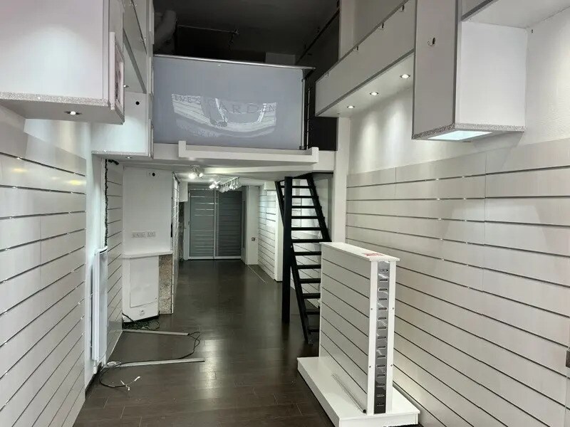 Local commercial dans Lyon à louer Photo de l’immeuble– Image 1 sur 9