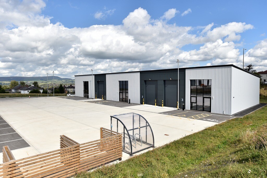 271 Rossendale Rd, Burnley à louer Photo de l’immeuble– Image 1 sur 6