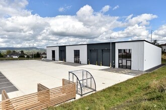 271 Rossendale Rd, Burnley à louer Photo de l’immeuble– Image 1 sur 6
