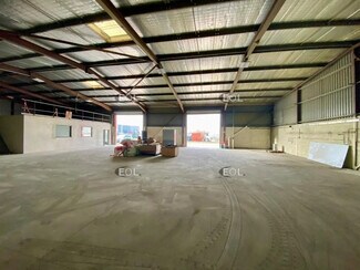 Plus de détails pour Local d'activités à louer