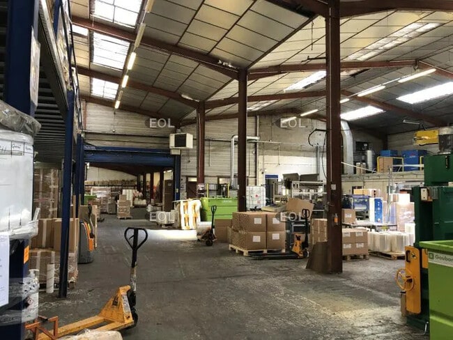 Plus de détails pour Local d’activités à vendre