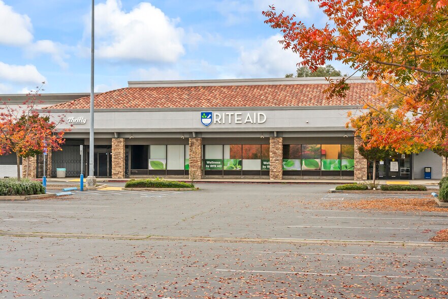 6639 Watt Ave, North Highlands, CA à vendre - Photo de l’immeuble – Image 1 sur 15