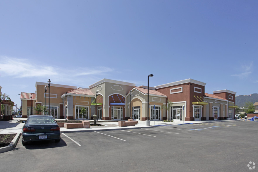 6945-6951 Monterey Rd, Gilroy, CA à louer - Photo de l’immeuble – Image 3 sur 4