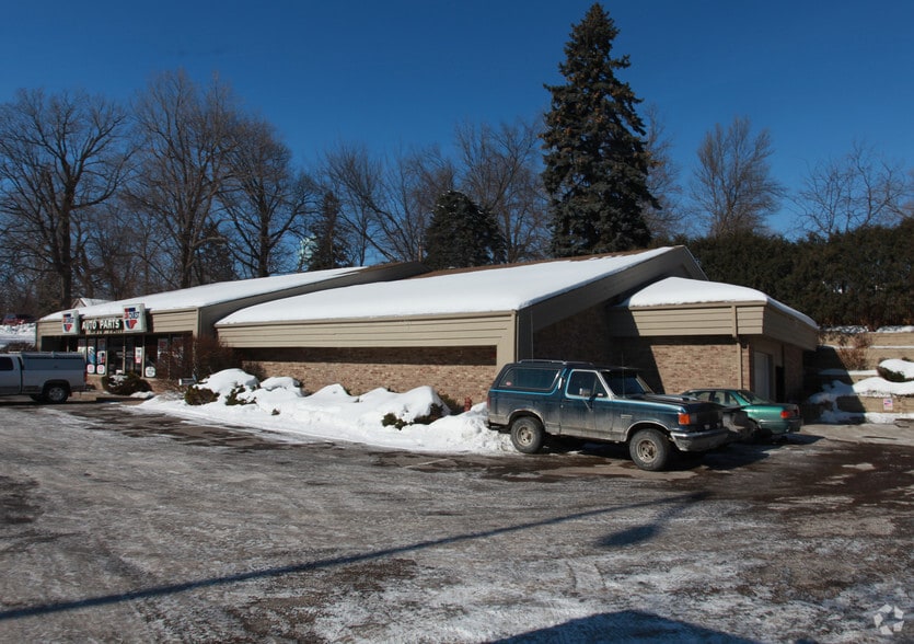 3542 Shoreline Dr, Wayzata, MN à louer - Photo de l’immeuble – Image 2 sur 2