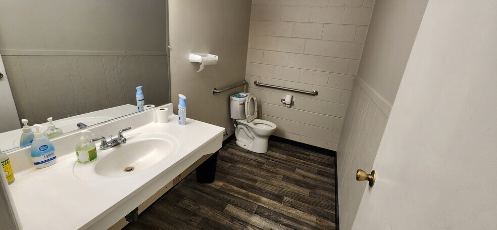 324 S Meridian Rd, Meridian, ID à louer - Photo de l’immeuble – Image 3 sur 12