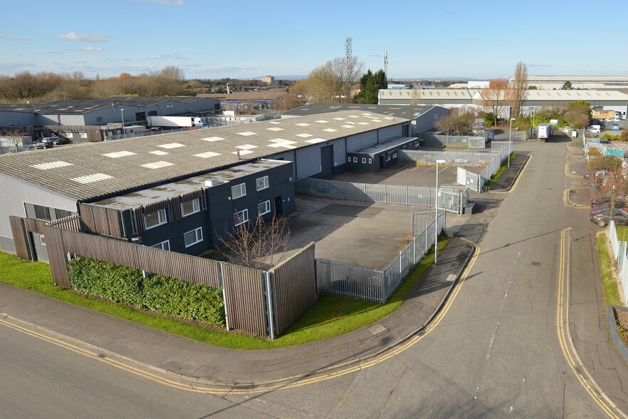 Roundthorn Industrial Estate, Ennis Close, Manchester à louer - Photo de l’immeuble – Image 3 sur 5