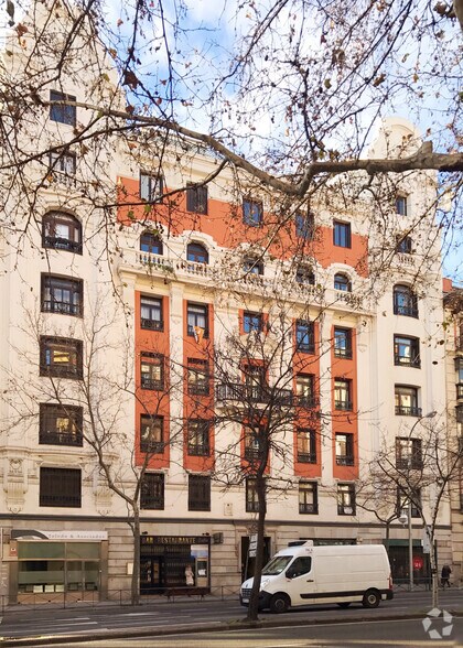 Calle de Sagasta, 12, Madrid, Madrid à louer - Photo de l’immeuble – Image 2 sur 2
