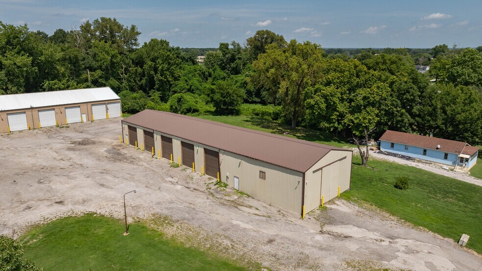 946 Tonsor Rd, Alton, IL à vendre - Photo de l’immeuble – Image 2 sur 29