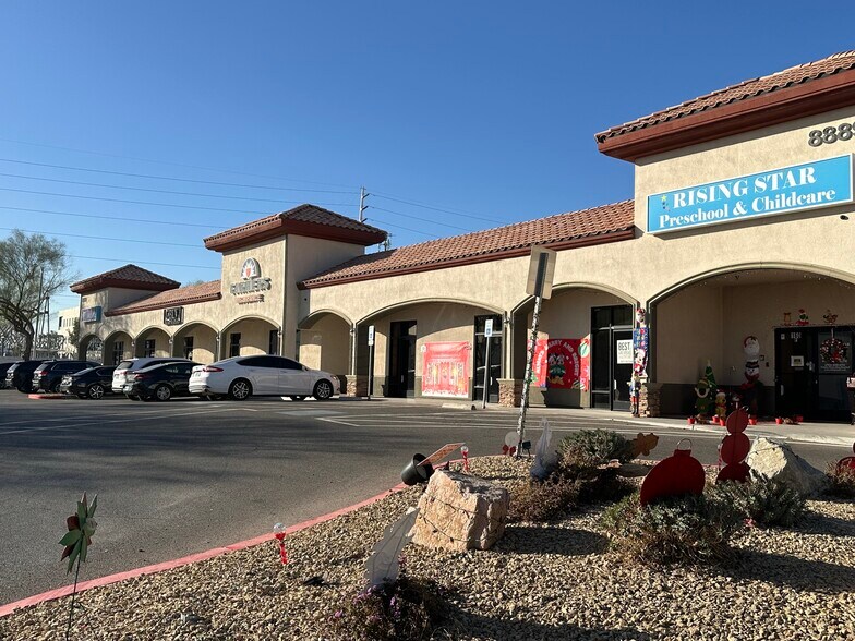 8889 S Eastern Ave, Las Vegas, NV à louer - Photo de l’immeuble – Image 3 sur 6