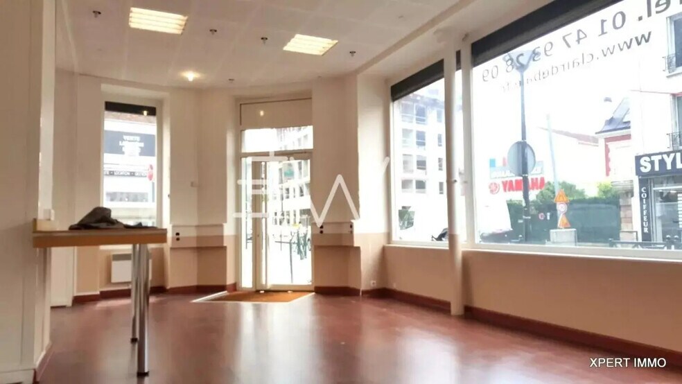 Local commercial dans Asnières-sur-Seine à louer - Photo intérieure – Image 1 sur 9