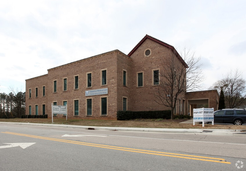 916 S Main St, Fuquay-Varina, NC à louer - Photo principale – Image 1 sur 15