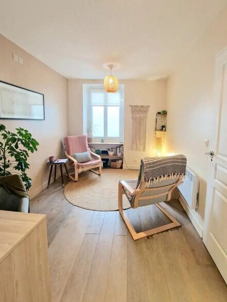 Bureau dans Saint-Germain-en-Laye à louer - Photo de l’immeuble – Image 1 sur 5
