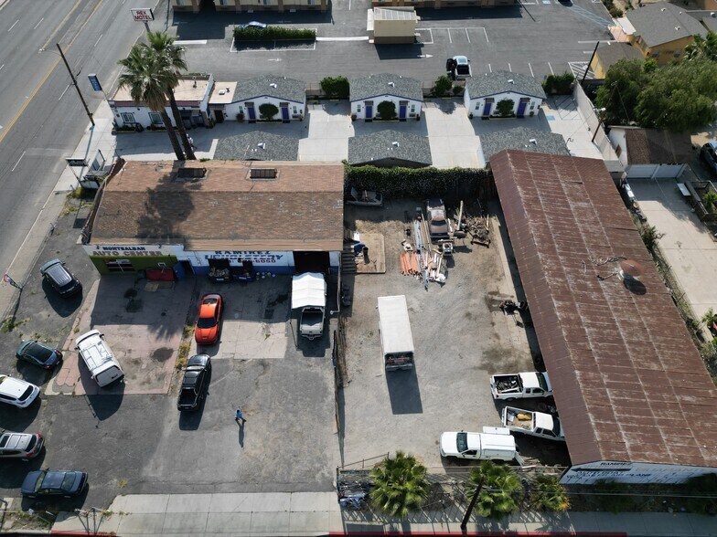 1516 W Foothill Blvd, Rialto, CA à louer - Photo de l’immeuble – Image 2 sur 5