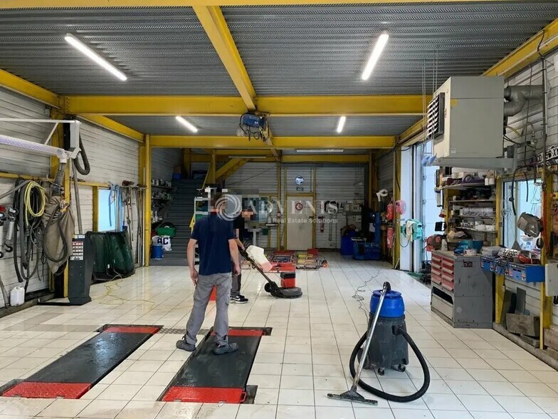 Local d'activités dans Blois à vendre - Photo de l’immeuble – Image 2 sur 3