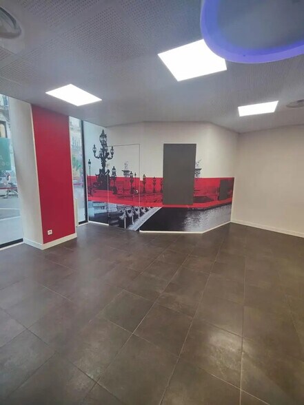 Local commercial dans Paris à louer - Photo intérieure – Image 3 sur 4