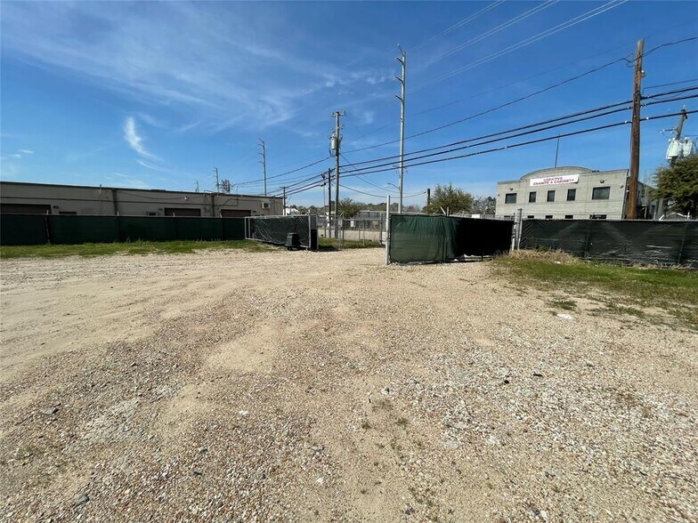 3443 Pinemont Dr, Houston, TX à vendre - Photo de l’immeuble – Image 2 sur 17