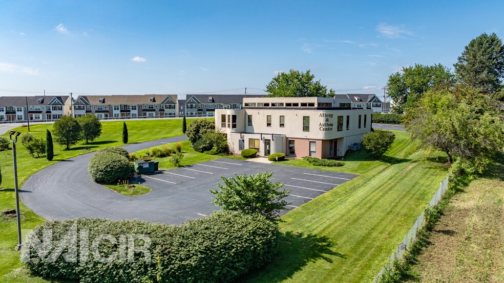2445 Marietta Ave, Lancaster, PA à louer - Photo de l’immeuble – Image 1 sur 7