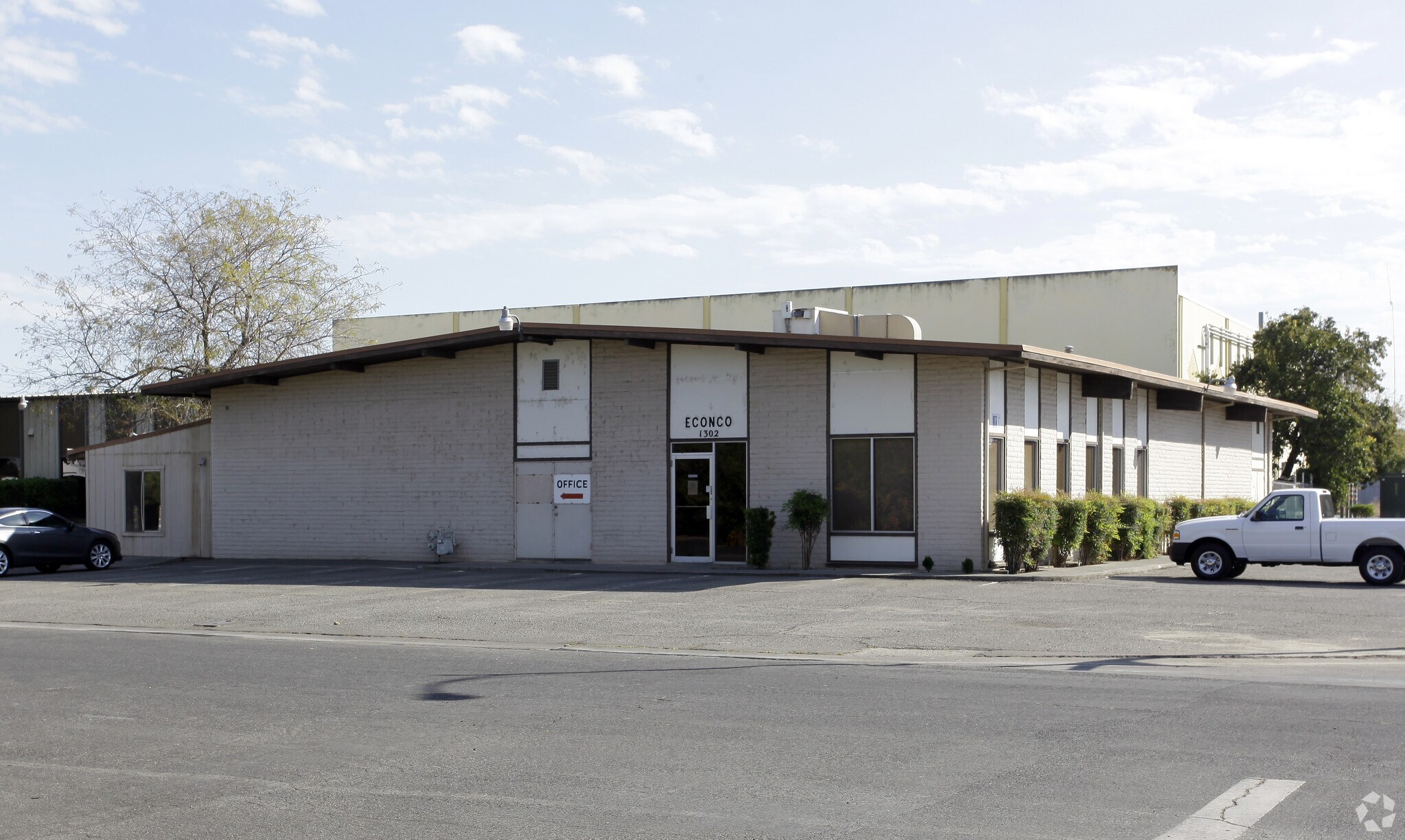 1310-1318 Commerce Ave, Woodland, CA à vendre Photo principale– Image 1 sur 2