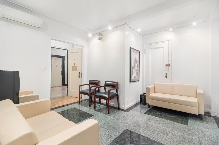 136 E 36th St, New York, NY à vendre - Photo de l’immeuble – Image 3 sur 12