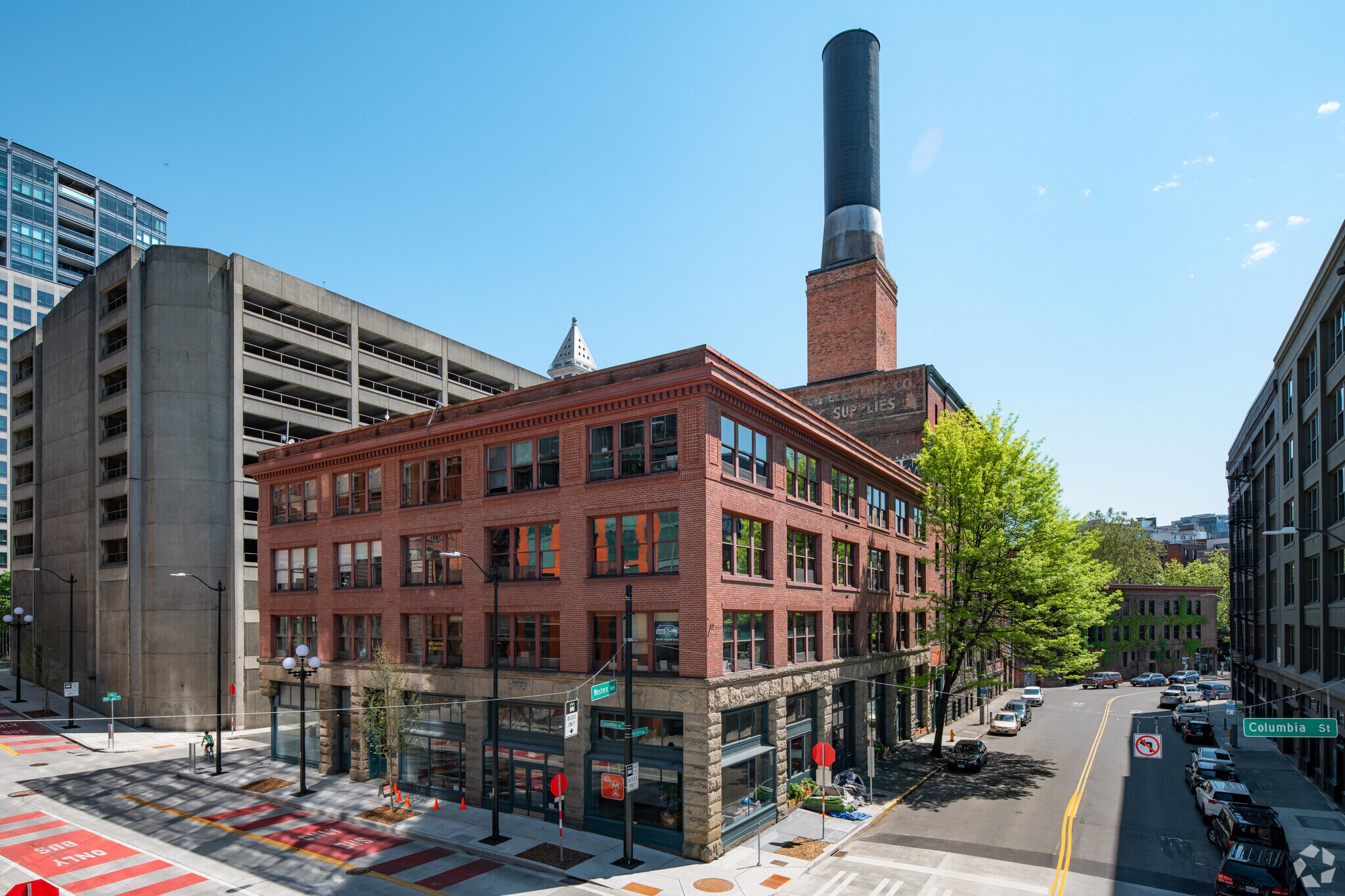 81-85 Columbia St, Seattle, WA à louer Photo de l’immeuble– Image 1 sur 3