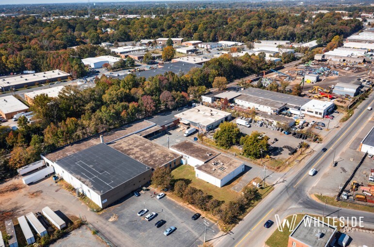 227 Atando Ave, Charlotte, NC à louer - Photo de l’immeuble – Image 2 sur 3