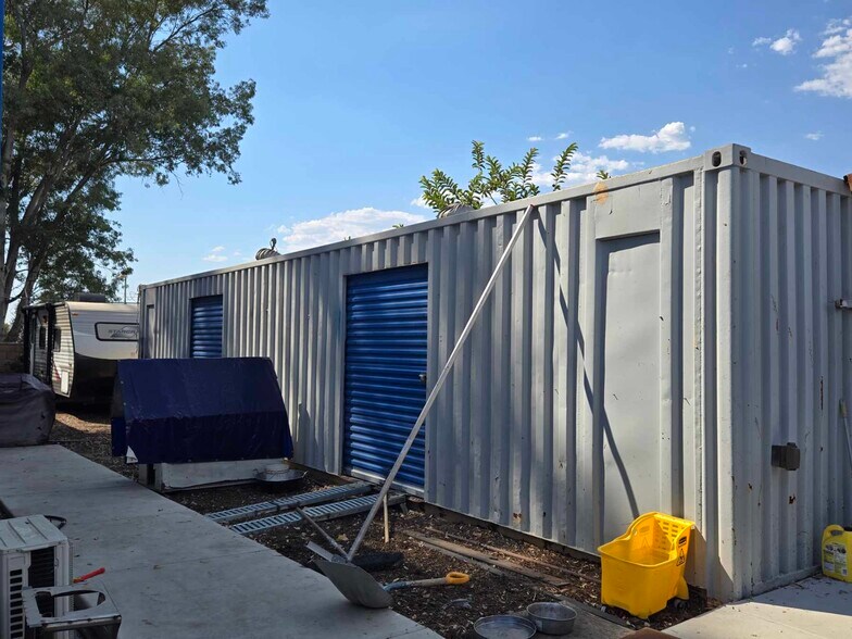 758 Foisy st, San Bernardino, CA à louer - Photo de l’immeuble – Image 3 sur 4