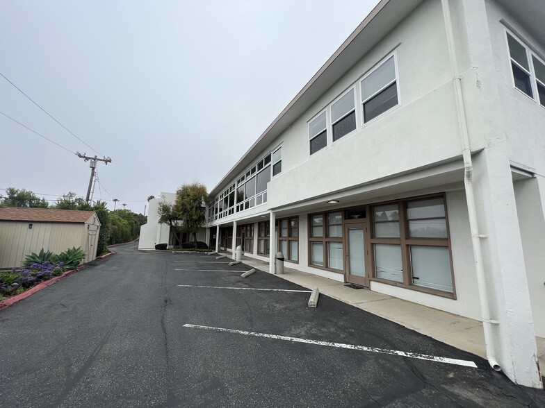 21632 Wesley Dr, Laguna Beach, CA à louer - Photo de l’immeuble – Image 3 sur 5