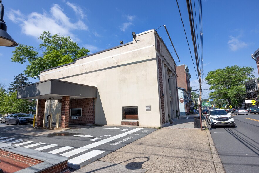 31 Bridge St, Lambertville, NJ à louer - Photo de l’immeuble – Image 3 sur 4