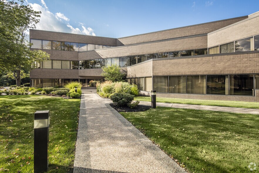 150 Baker Avenue Ext, Concord, MA à louer - Photo de l’immeuble – Image 2 sur 6