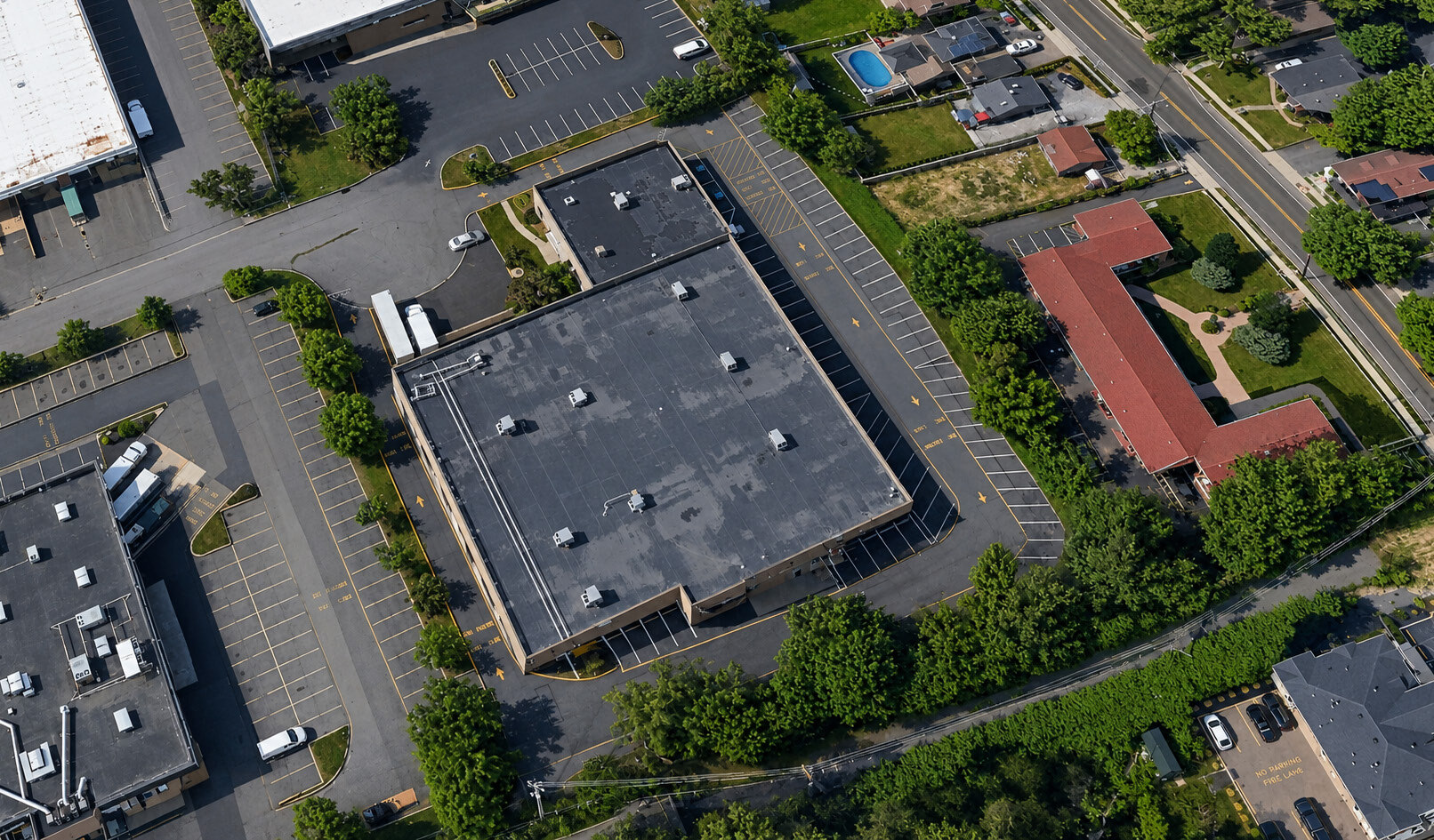 100 Leyland Dr, Leonia, NJ à louer Photo de l’immeuble– Image 1 sur 2