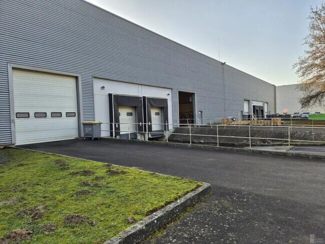 Plus de détails pour Industriel/Logistique à louer