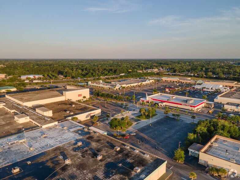 5002 Norwood Ave, Jacksonville, FL à louer - Photo de l’immeuble – Image 3 sur 4