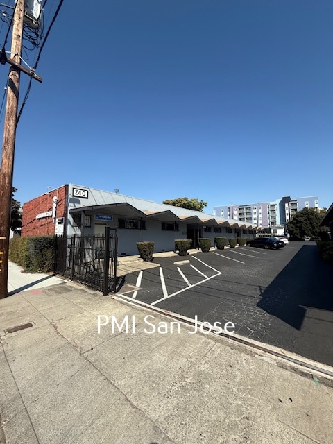 240 Meridian Ave, San Jose, CA à louer Photo intérieure– Image 1 sur 23