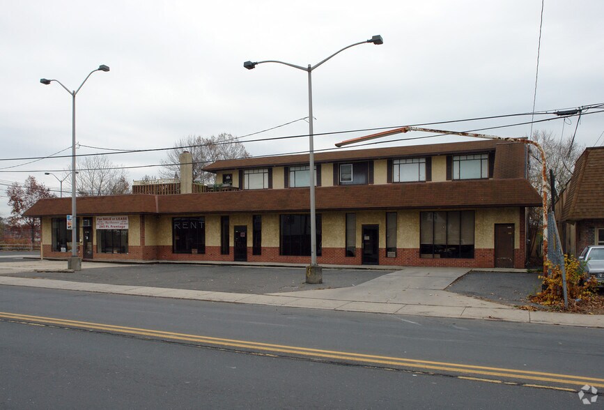 111 W Bridge St, Morrisville, PA à vendre - Photo de l’immeuble – Image 3 sur 5