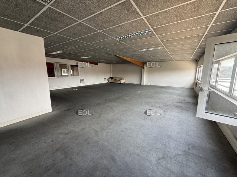 Local d'activités dans Pontault-Combault à vendre - Photo intérieure – Image 3 sur 14