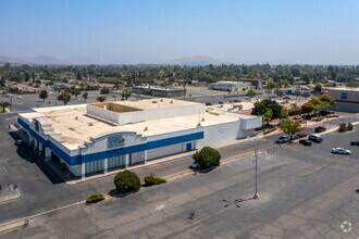 827-847 W Henderson Ave, Porterville, CA - VUE AÉRIENNE  vue de carte