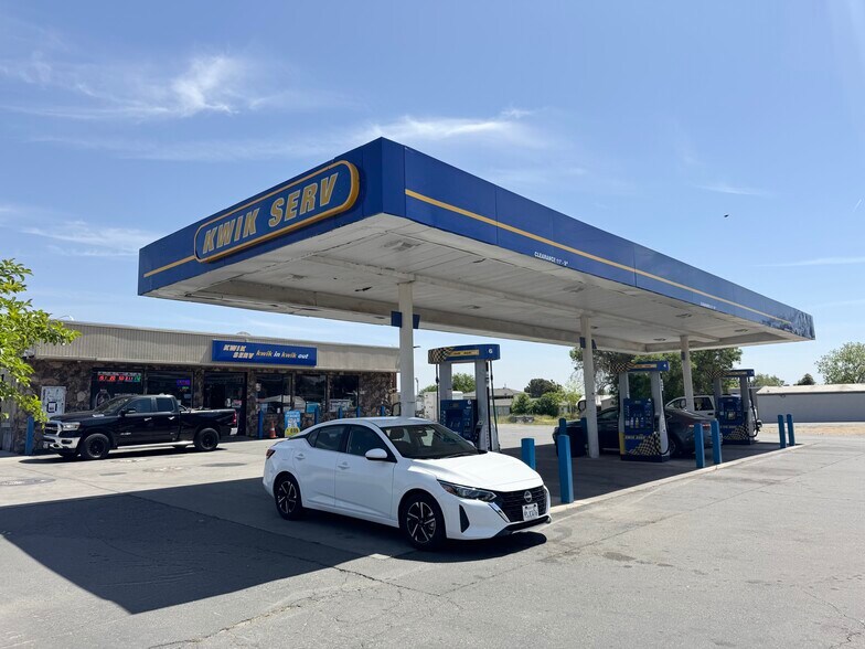Yuba County Gas Stations & Markets portefeuille de 2 biens à vendre sur LoopNet.fr - Photo de l’immeuble – Image 1 sur 8
